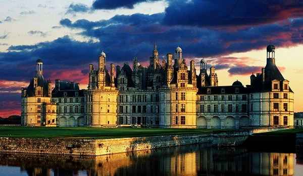 Париж - средневековый замок